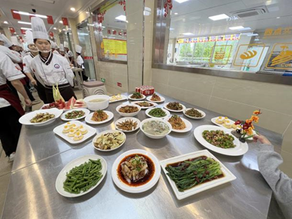 成品网站金莲传媒竹旅部 开展烹饪专业家长开放日体验活动